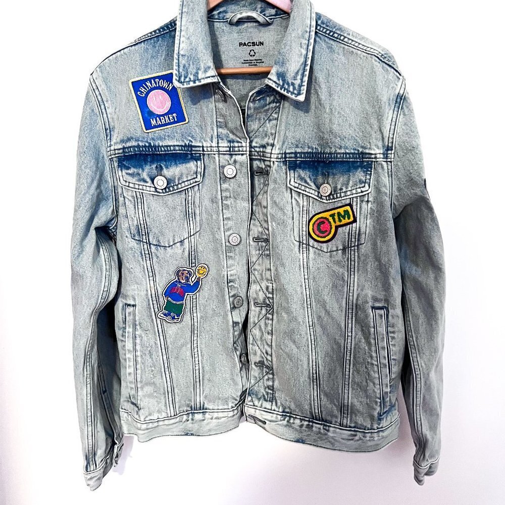 NEW Pacsun Denim Trucker Jacket with Patches Medium NWT